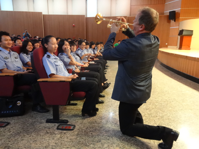 s36沙龙会小号表演艺术家Jens Lindemann（彦斯·林德曼）荣获加拿大勋章