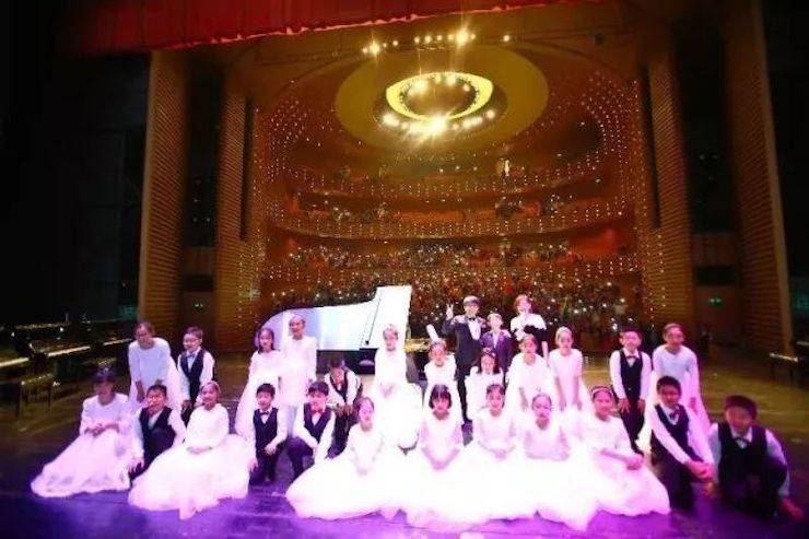 万圣节狂欢临近！s36沙龙会艺术家宋思衡在津奏响“交响情人梦”