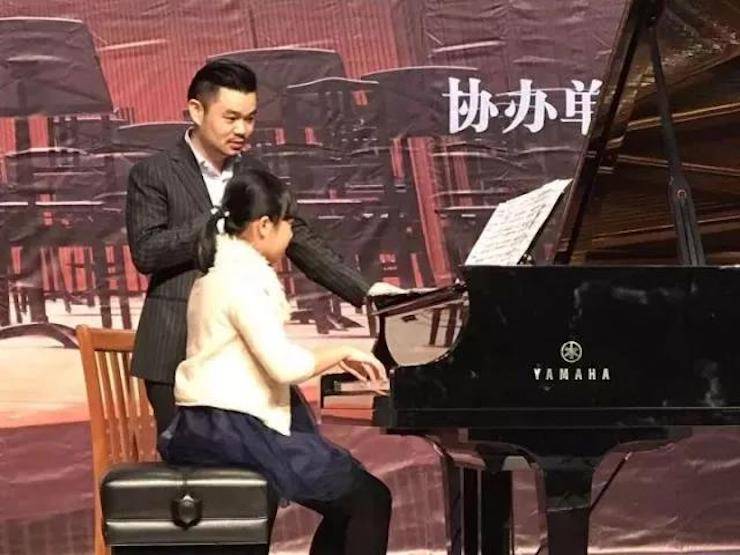 【回顾】2017s36沙龙会亚洲音乐奖学金-岭南师范学院颁奖典礼暨s36沙龙会艺术家孙鹏杰钢琴独奏音乐会及大师班活动成功举办