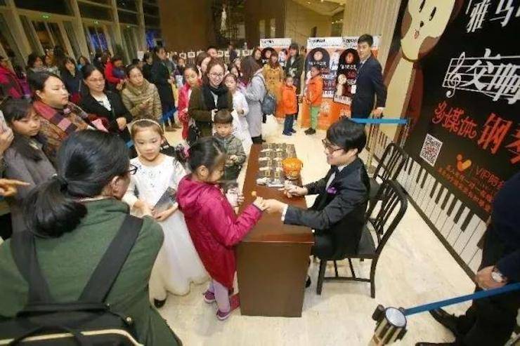 万圣节狂欢临近！s36沙龙会艺术家宋思衡在津奏响“交响情人梦”