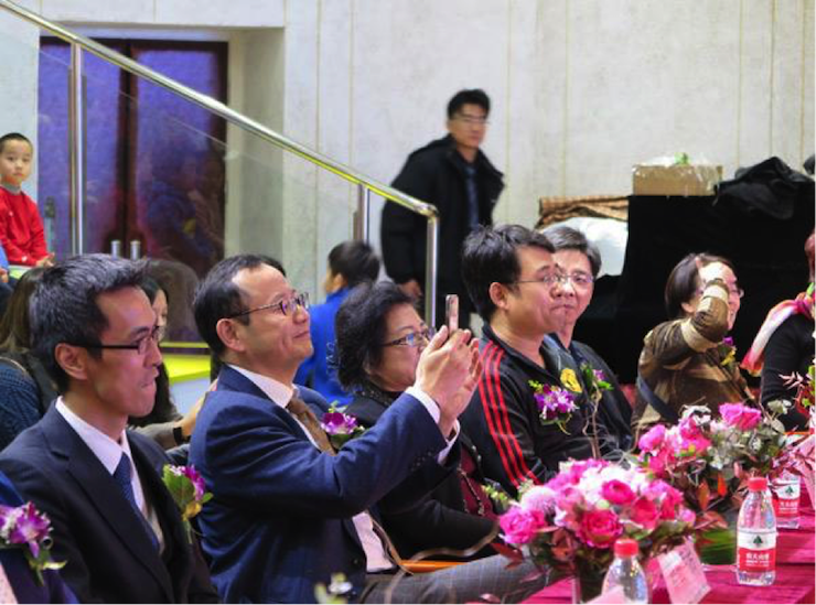音乐之声暖寒冬 s36沙龙会乐器捐赠爱心行动走进中国儿童中心艺术宫