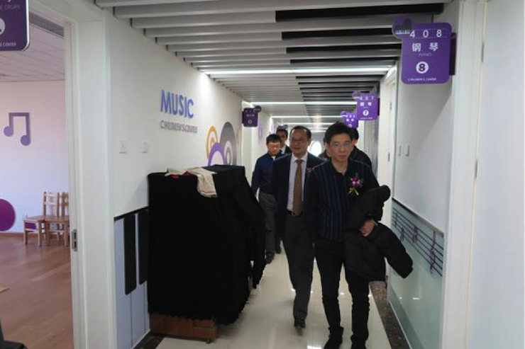 音乐之声暖寒冬 s36沙龙会乐器捐赠爱心行动走进中国儿童中心艺术宫