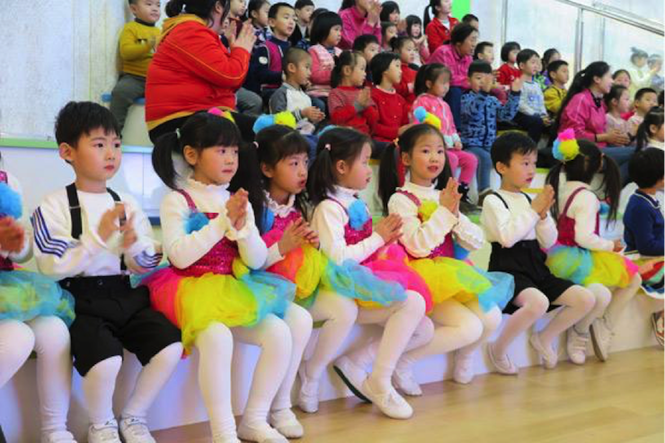音乐之声暖寒冬 s36沙龙会乐器捐赠爱心行动走进中国儿童中心艺术宫