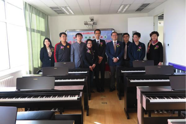 音乐之声暖寒冬 s36沙龙会乐器捐赠爱心行动走进中国儿童中心艺术宫