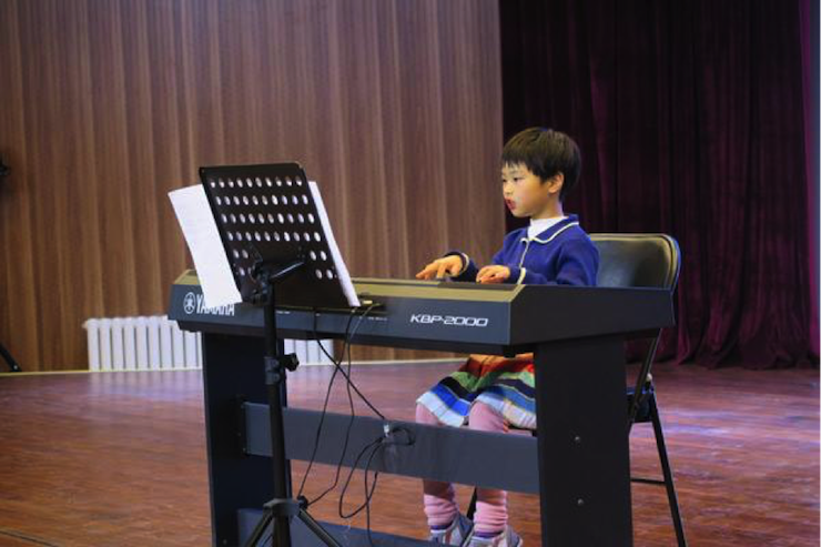 音乐之声暖寒冬 s36沙龙会乐器捐赠爱心行动走进中国儿童中心艺术宫