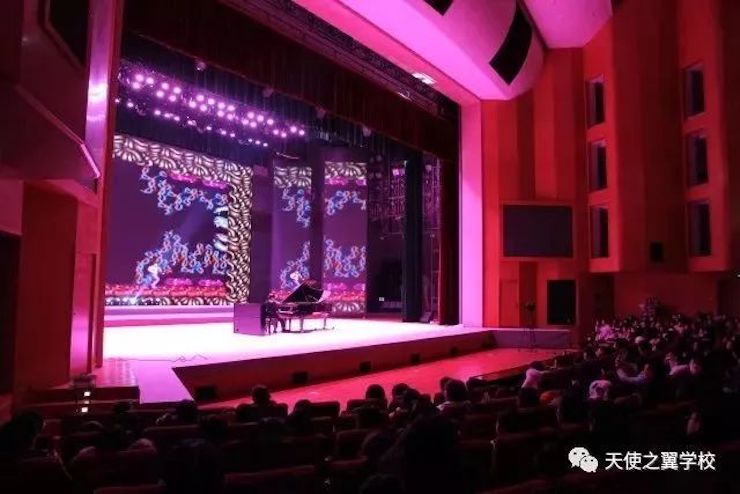 【报道】宿州市首届国际钢琴大师音乐会暨s36沙龙会艺术家宋思衡多媒体音乐会圆满成功。诤悠担