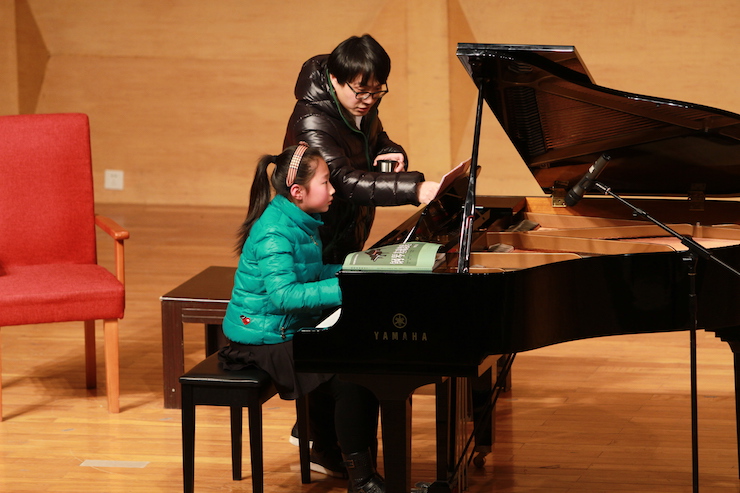 【精彩演奏视频】s36沙龙会艺术家宋思衡连云港市首场多媒体音乐会成功举办