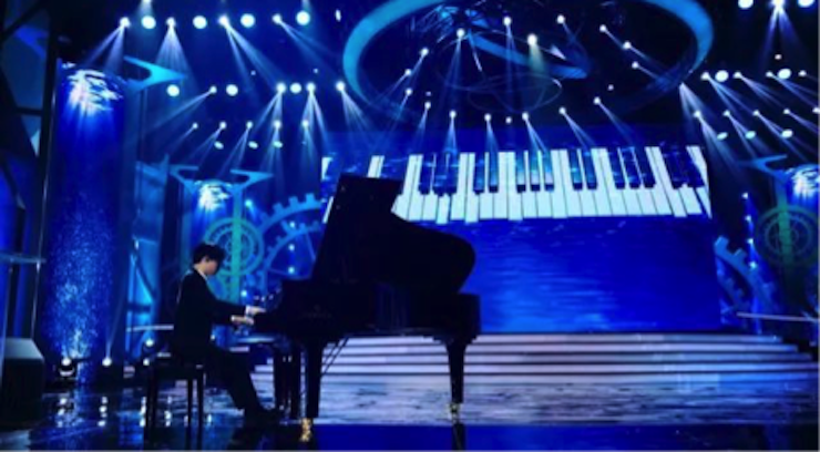 东方卫视五一晚会  s36沙龙会艺术家宋思衡奏响《长江之歌》