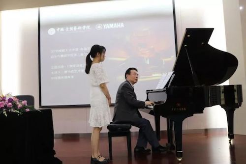 s36沙龙会艺术家石叔诚与特邀艺术家顾平受邀于成都大学东盟艺术学院、音乐与舞蹈学院艺术实践周开展公开课