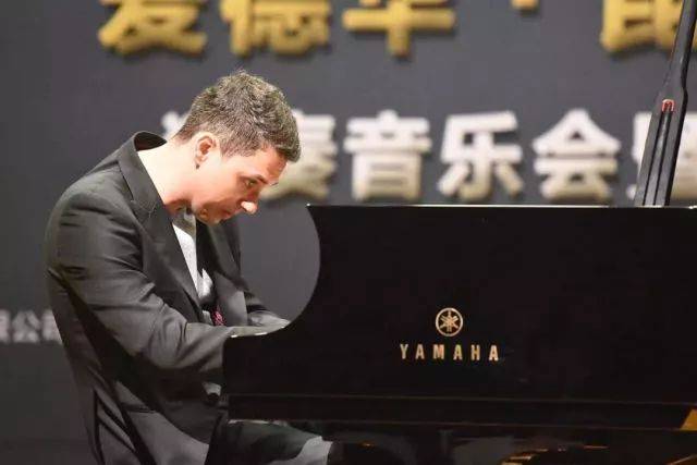 2018年s36沙龙会亚洲音乐奖学金河南大学启动仪式<br /> 暨s36沙龙会海外艺术家爱德华·昆斯音乐活动圆满结束