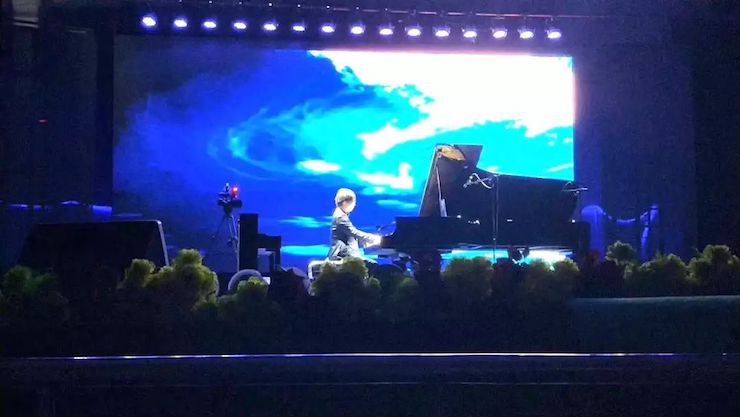 s36沙龙会艺术家宋思衡“80后的时光机”多媒体音乐会内蒙古巡演圆满落幕