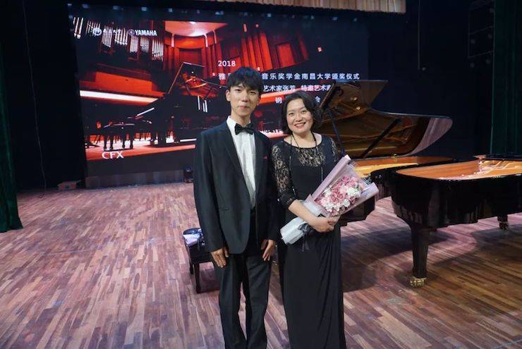 张芳、冯子祥钢琴音乐会