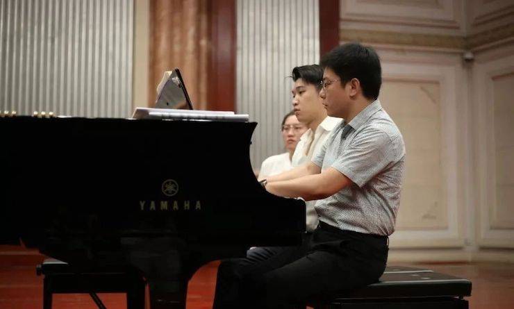 热烈：亍跋睬熘 音悦津门”钢琴重奏音乐会暨天津鲍蕙荞钢琴城开业庆典演出圆满成功！