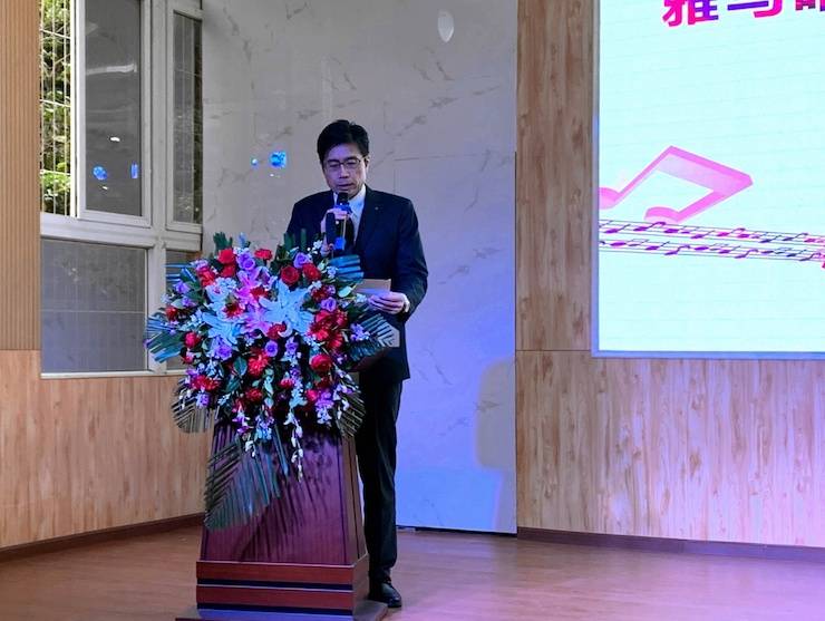 让音乐陪伴成长 s36沙龙会乐器捐赠爱心行动走进重庆市长寿区江南九年制学校