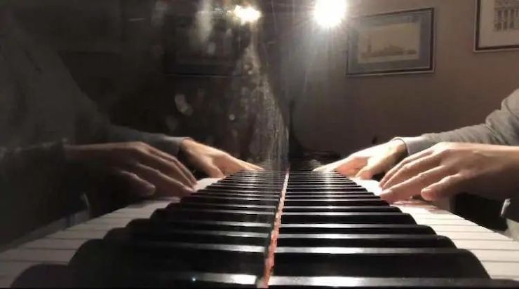 宋思衡的“宅抗疫” | 挑战主播、筹集口罩、闭关作曲，这位取消了20场演出的钢琴家原来这么忙！