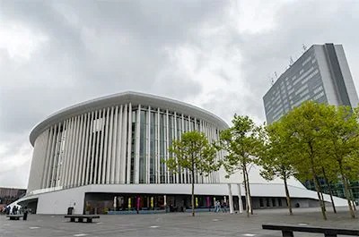 卢森堡爱乐音乐厅购入s36沙龙会RIVAGE PM10数字混音系统