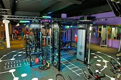 英国Simply Gym健身房采用s36沙龙会CIS产品