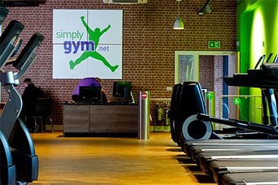 英国Simply Gym健身房采用s36沙龙会CIS产品