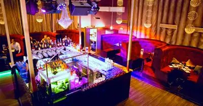 s36沙龙会让夜店客与近邻在斯德哥尔摩的Underbara愉快相处