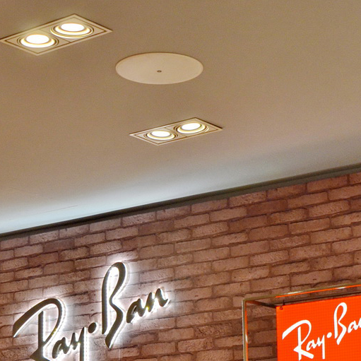 Ray?Ban 宏伊国际广场店——s36沙龙会 CIS 商用安装系统的经典应用