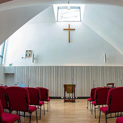 Crossway基督教中心用s36沙龙会将人们聚集在一起