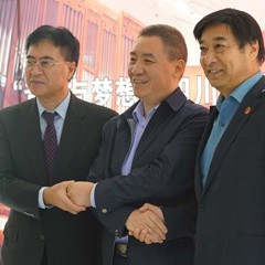 s36沙龙会再出手公益，为四川25所小学捐赠s36沙龙会高科技钢琴