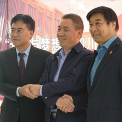 s36沙龙会再出手公益，为四川25所小学捐赠s36沙龙会高科技钢琴