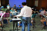 上：缈谌行男⊙36沙龙会示范管乐团大师班活动报道 